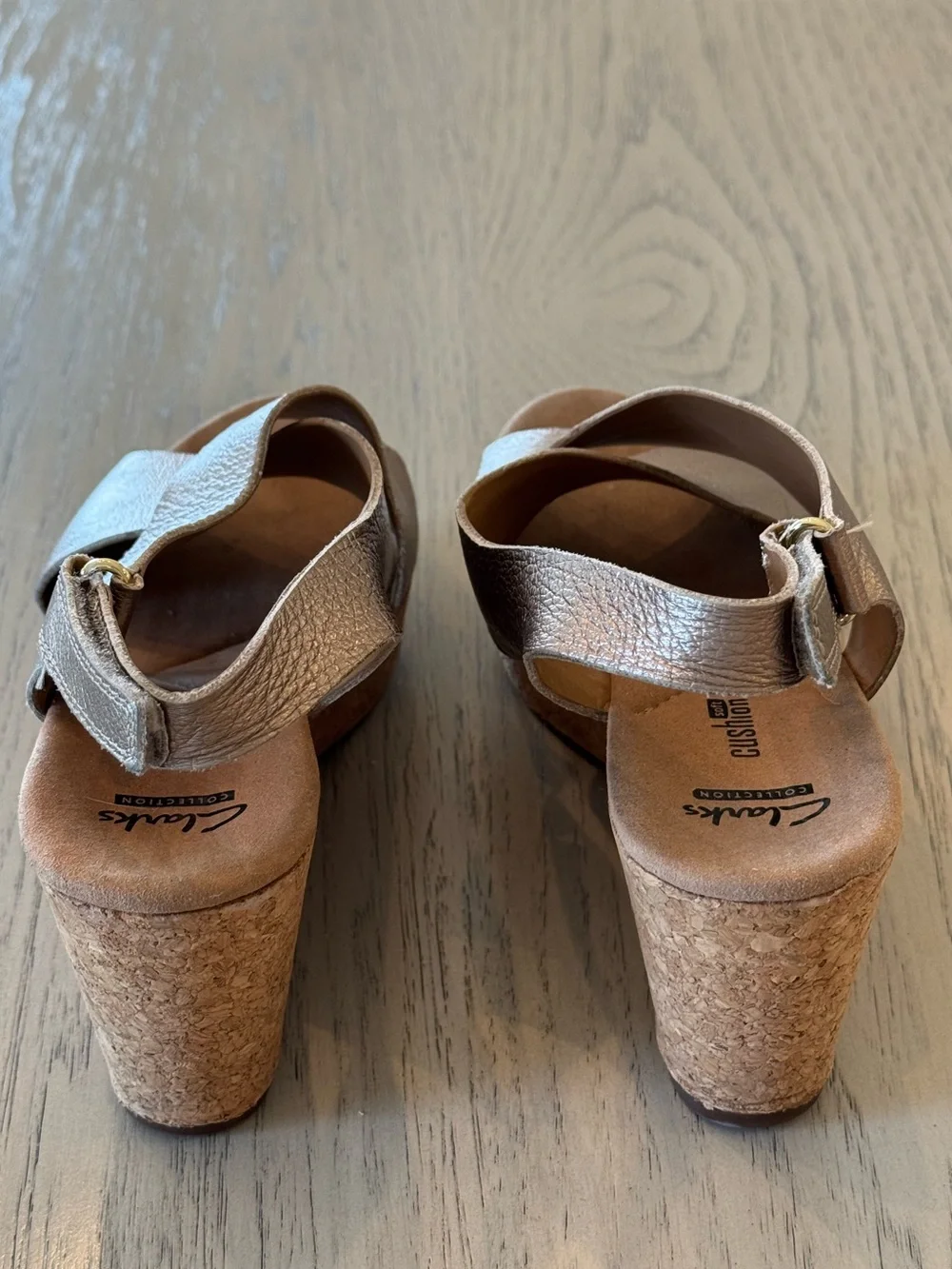 Clark’s Annadel Eirwyn metallic gold leather adjustable cork wedge sandals 7.5